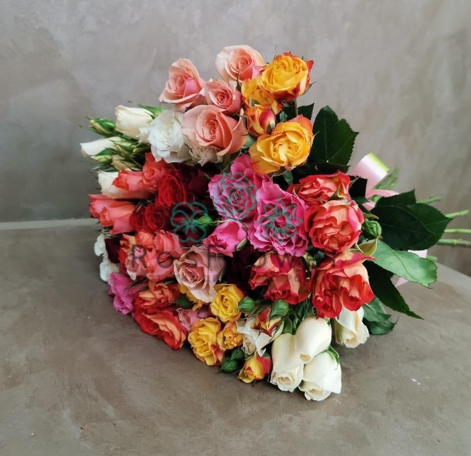 Букет пестрое настроение в Абазе Букет цветов из: Розы в Абазе
