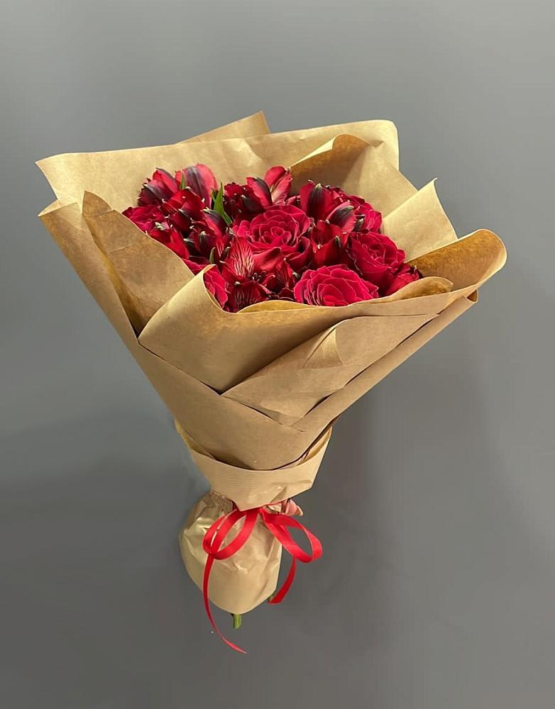 Букет прекрасной женщине в Абазе Букет цветов из: Альстромерии и Розы в Абазе