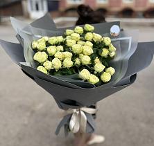 Букет Белые кустовые розы Солинеро в Абазе