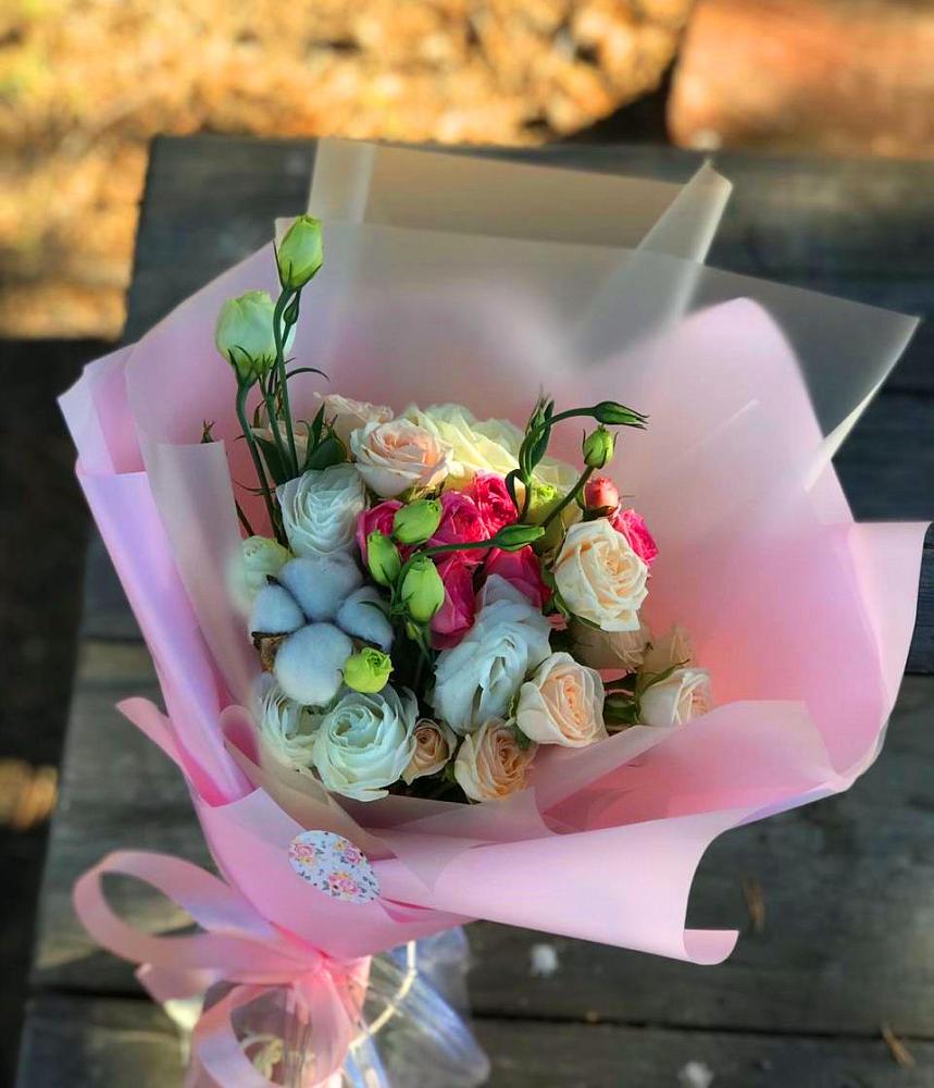 Букет цветов из: Розы и Лизиантусы в Абазе