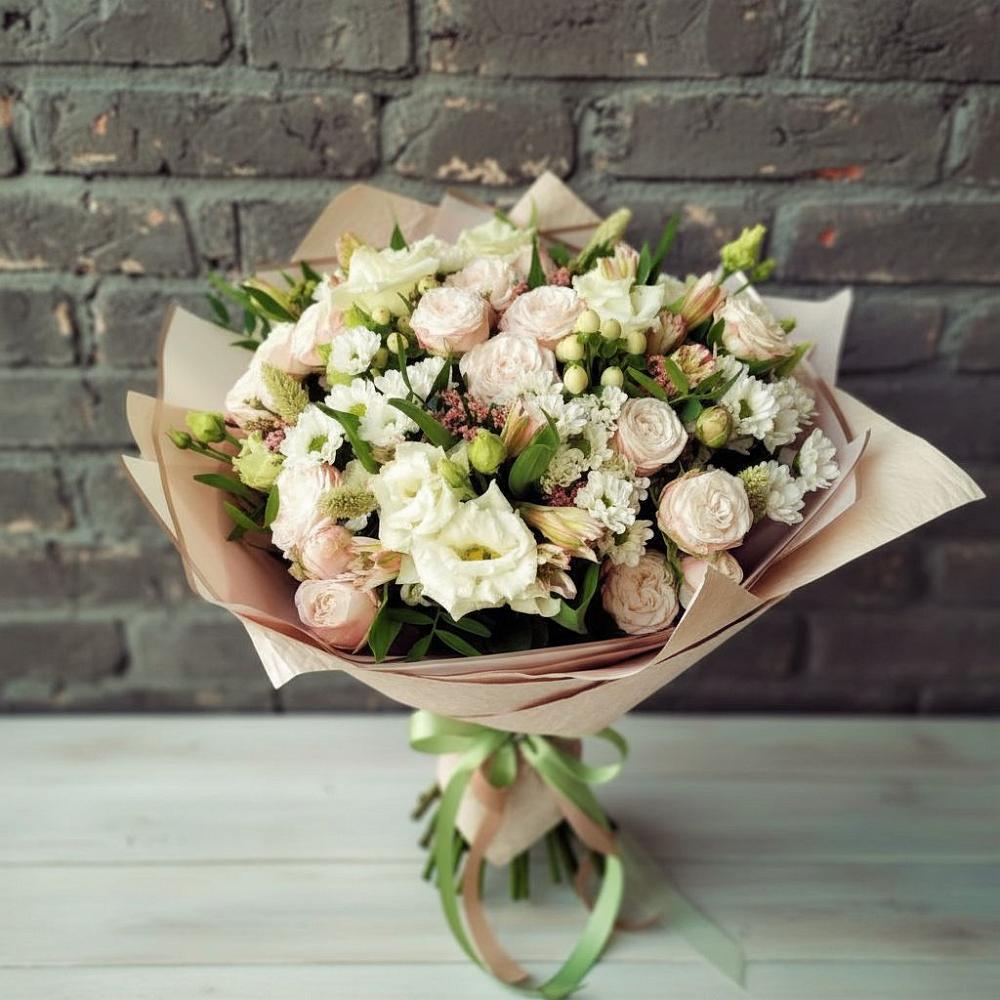 Букет нежное ассорти в Абазе Букет цветов из: Альстромерии, Розы и Хризантемы в Абазе