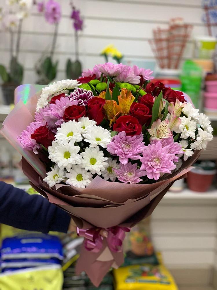 Букет салют цветов в Абазе Букет цветов из: Розы, Хризантемы и Альстромерии в Абазе